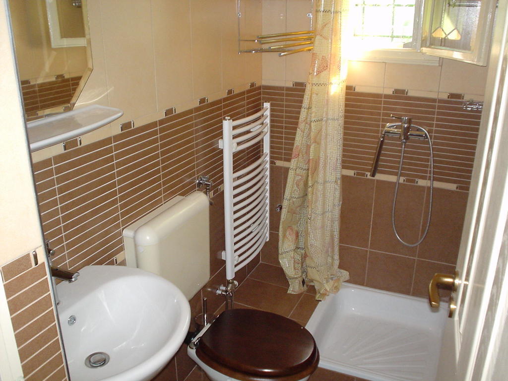 Oeroekzoeld Apartmanok Балатонфеньвеш Номер фото